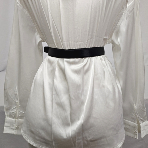 Celine Planet Belt In Navy Blue Leather and Gold Hardware Size 70 / 25 - Picture 5 of 14